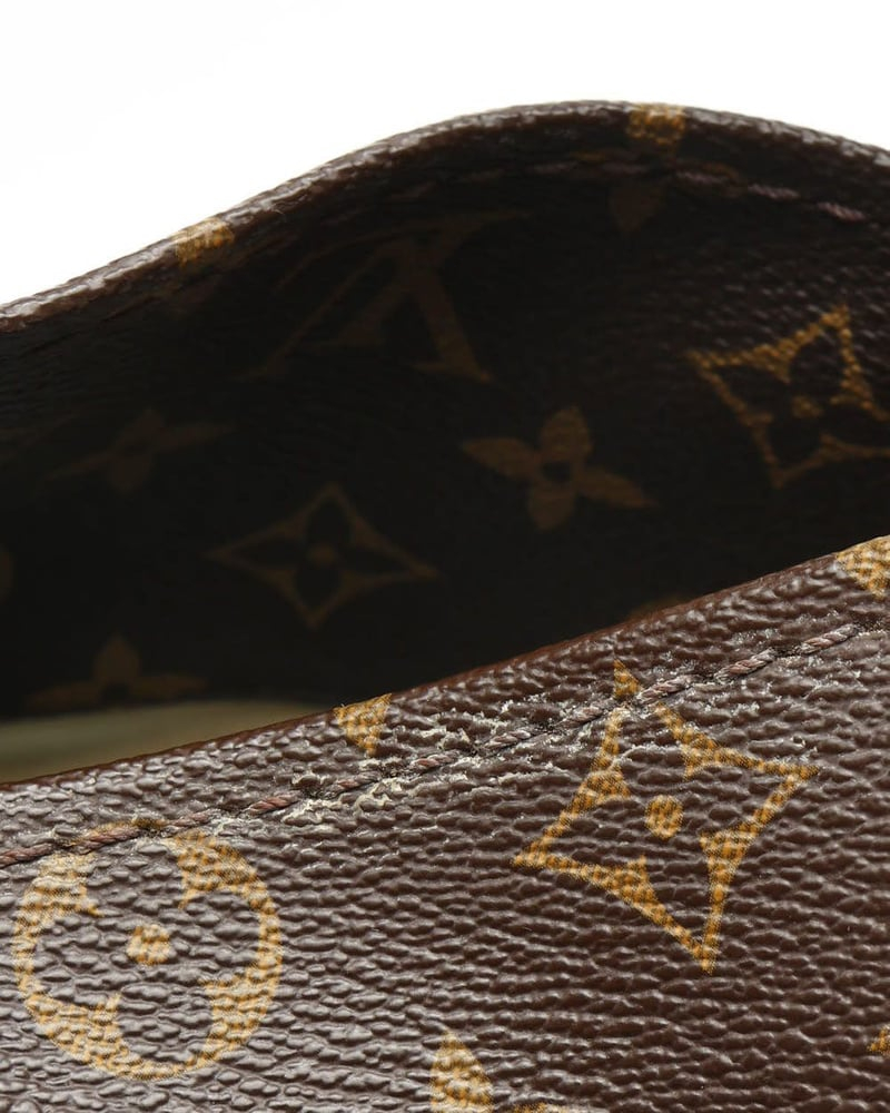 Louis Vuitton Monogram Artsy MM Bag