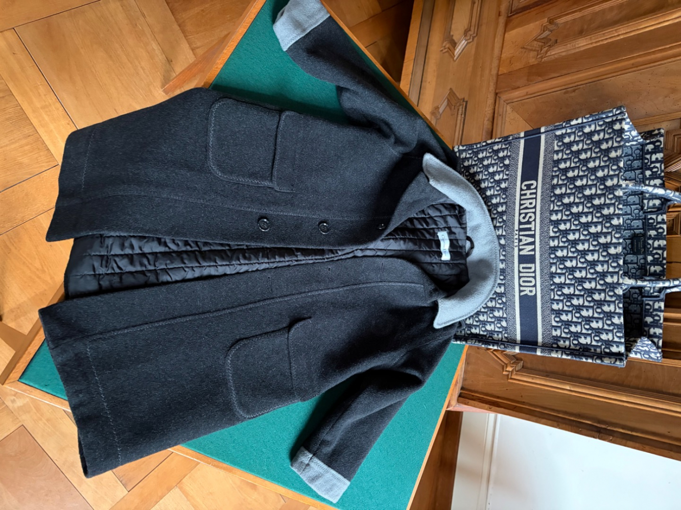 Christian Dior Mantel