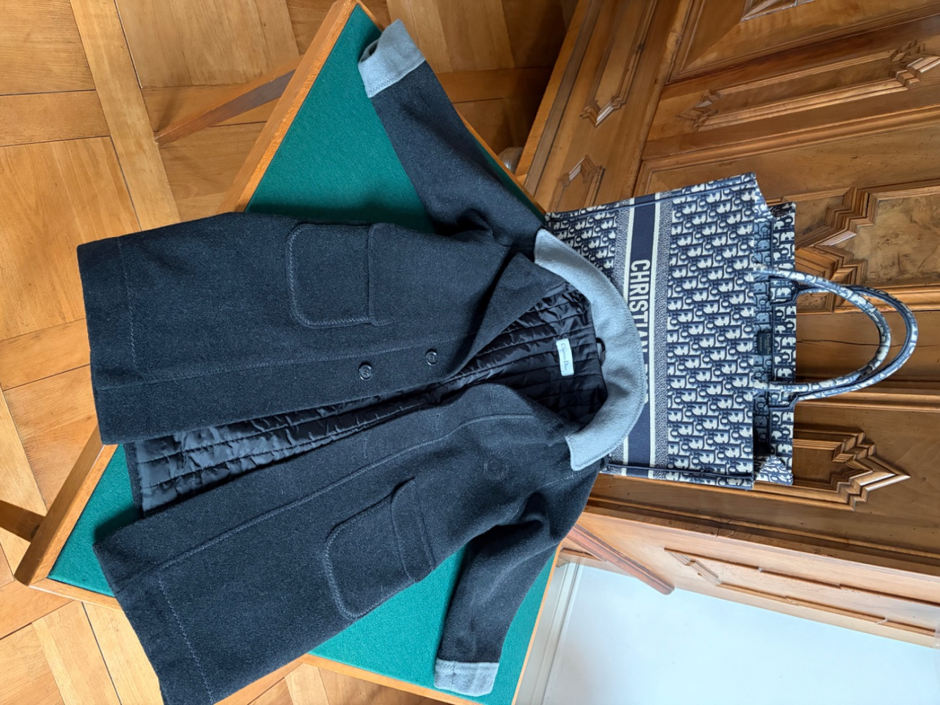 Christian Dior Mantel