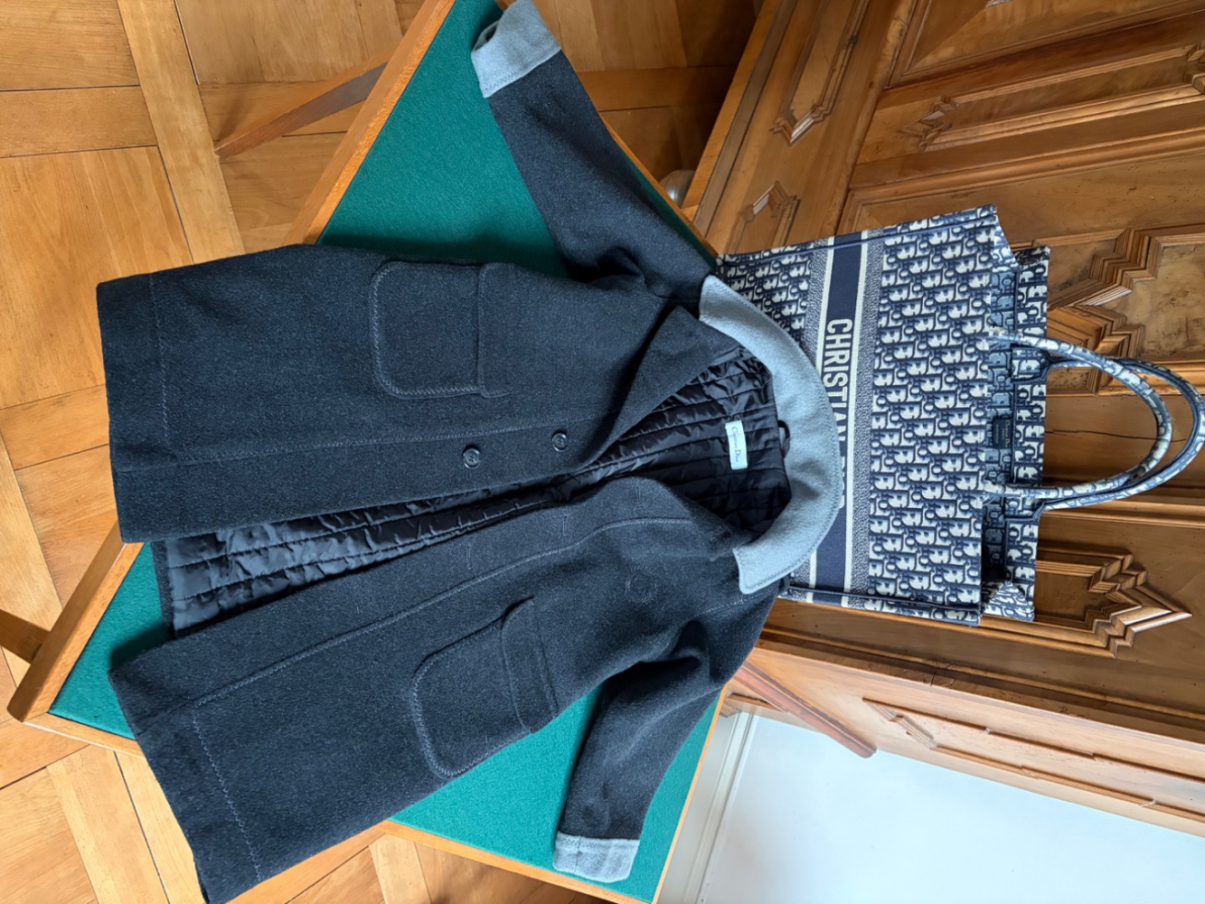 Christian Dior Mantel