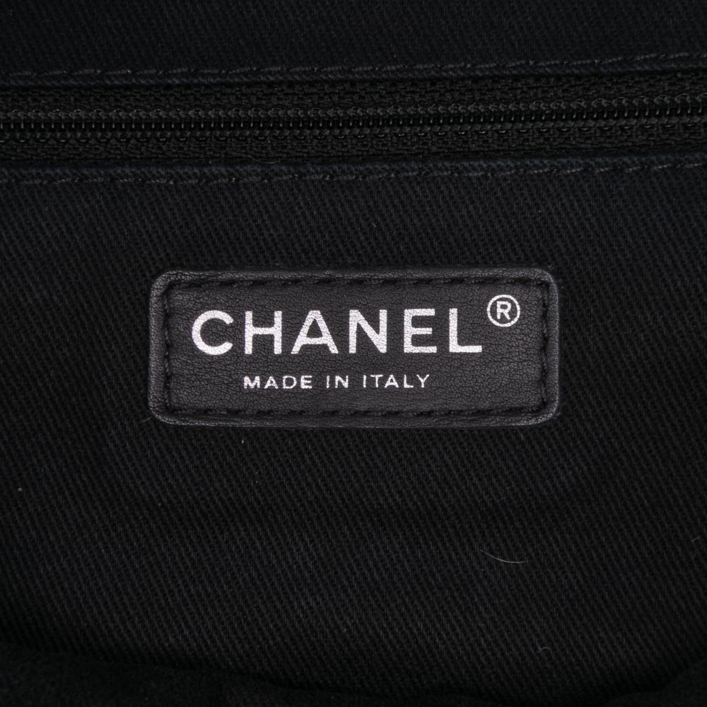 Chanel AB Chanel Purple Plum Caviar Leather Leather Jumbo Quilted Iridescent Caviar Easy Flap Italy