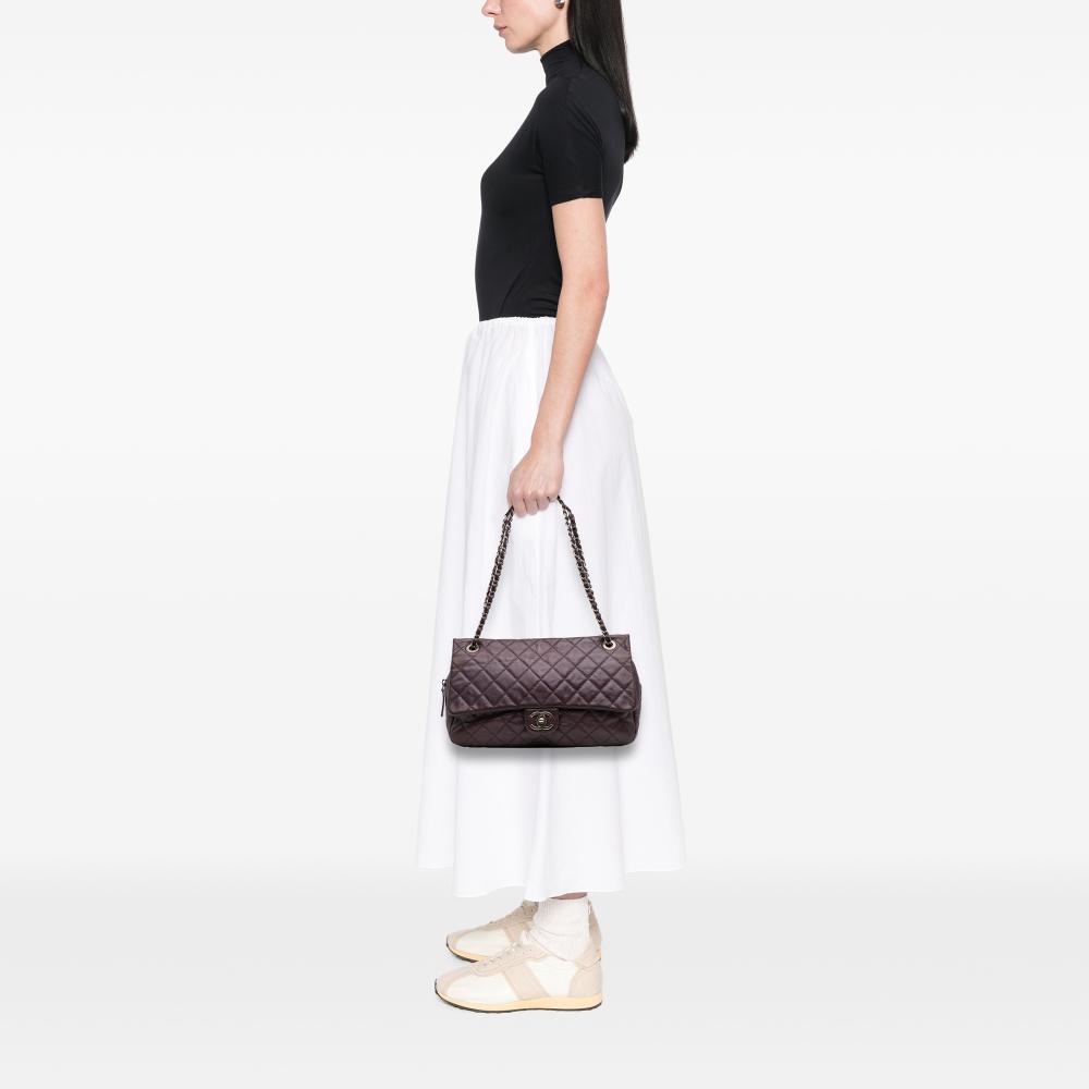 Chanel AB Chanel Purple Plum Caviar Leather Leather Jumbo Quilted Iridescent Caviar Easy Flap Italy