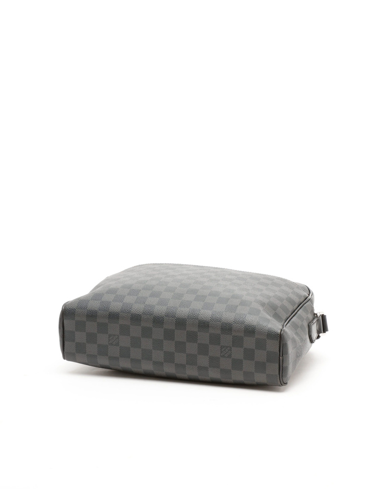 Louis Vuitton Damier Graphite Dayton Reporter MM Bag
