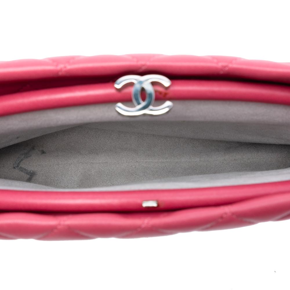 Chanel B Chanel Pink Lambskin Leather Leather Quilted Lambskin Kiss Lock Clutch France