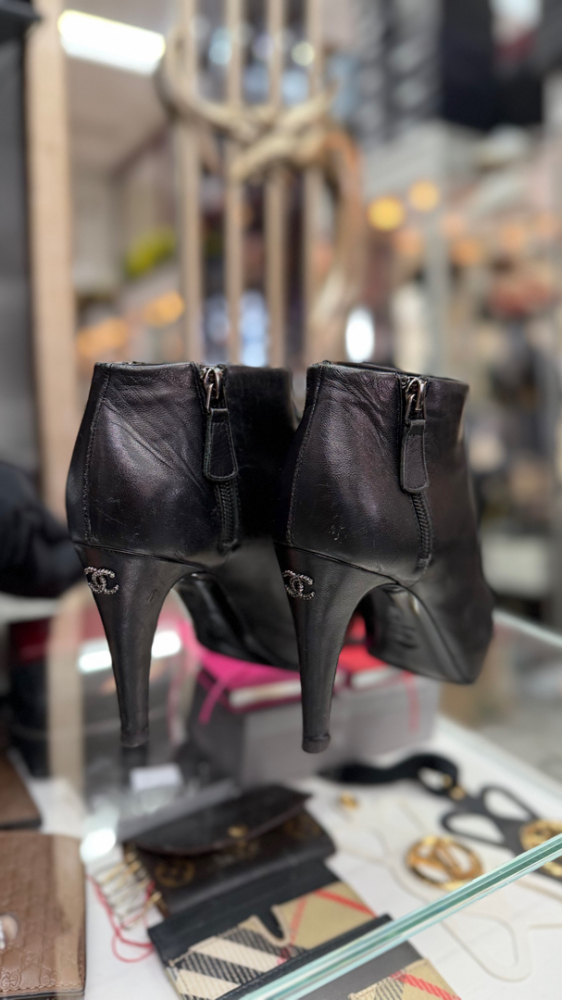 Chanel Stiefeletten