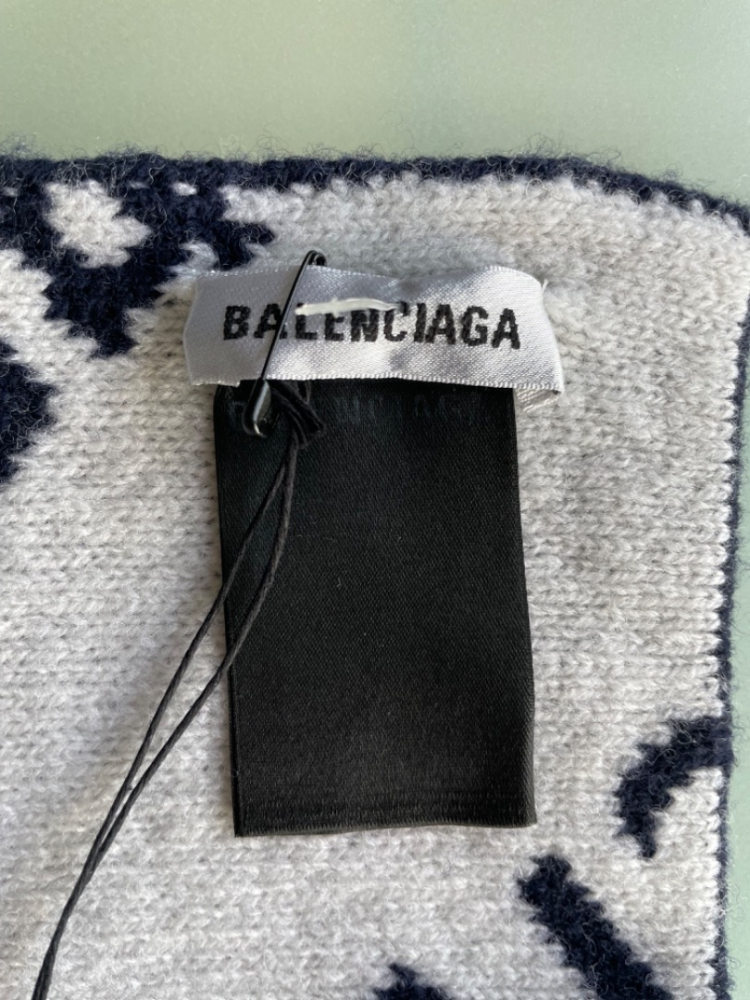 Balenciaga XL wool scarf All Over Logo NEW