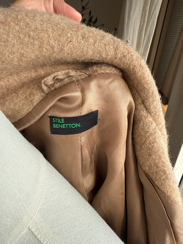 Benetton Mantel