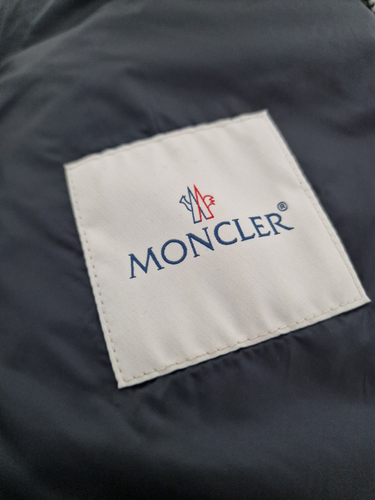 Moncler Grau Giubbotto/Jacke