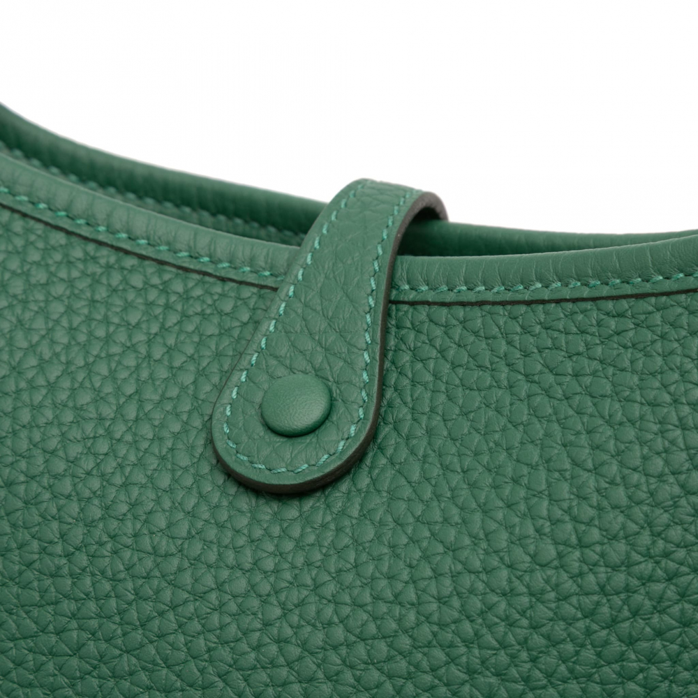 Hermès Evelyne 16 TPM Taurillon Clemence Leather Amazone Hobo Crossbody Vert Moyen