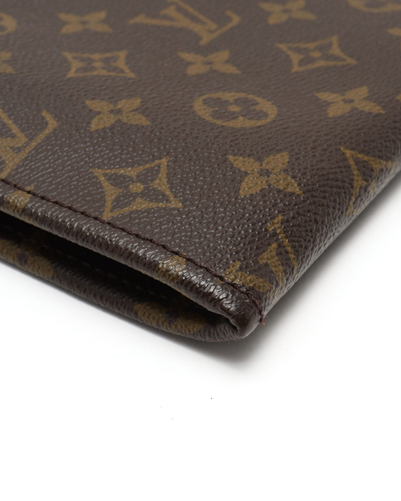 Louis Vuitton Monogram Laptop Case, size 17-Inch
