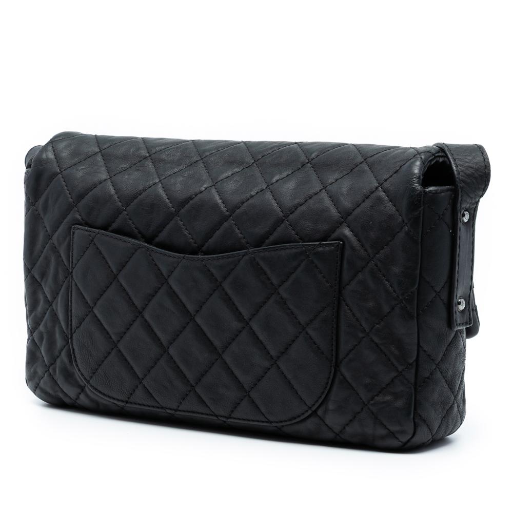 Chanel B Chanel Black Calf Leather Quilted skin Reissue 2.55 Easy Messenger Flap France