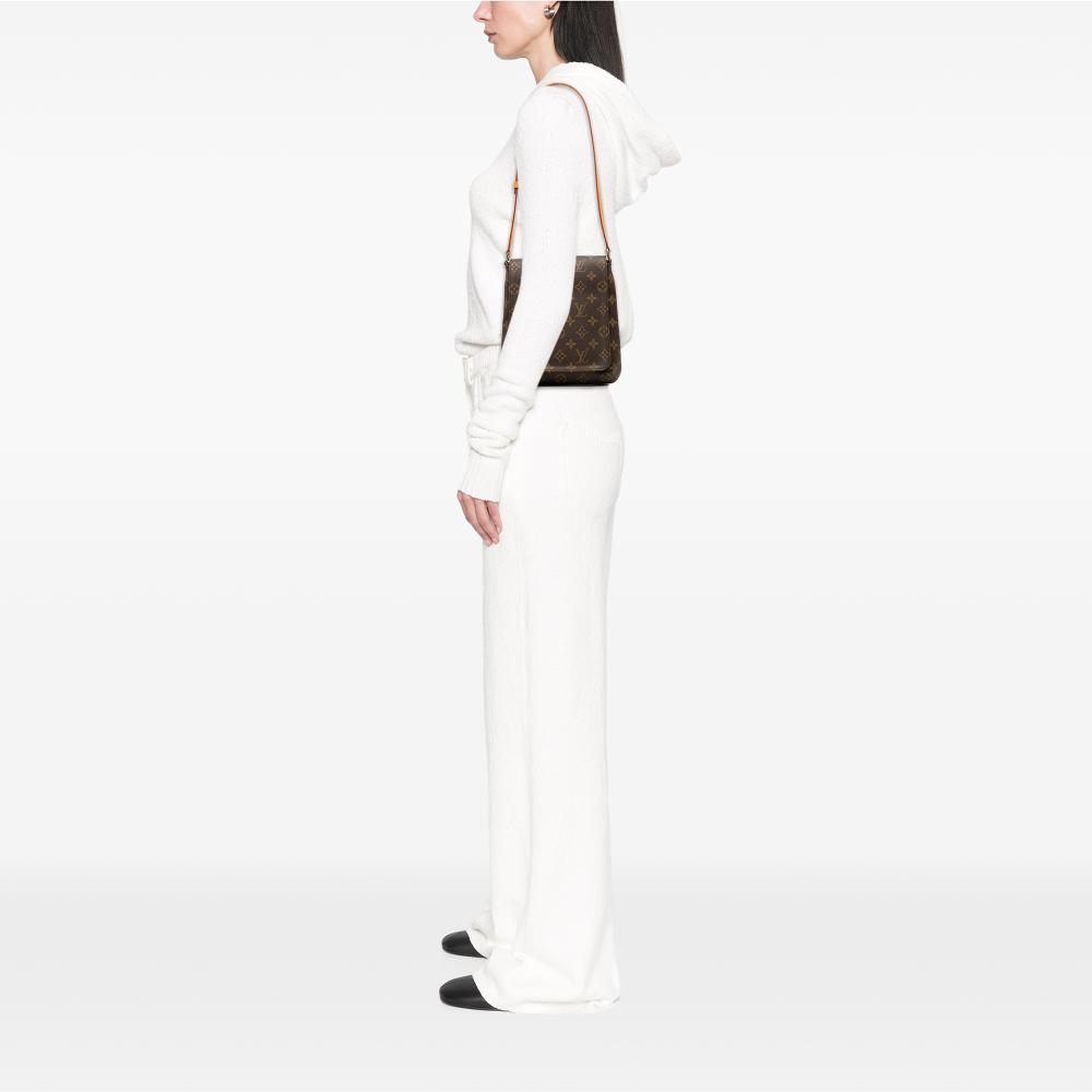 Louis Vuitton B Louis Vuitton Brown Monogram Canvas Fabric Monogram Musette Salsa Short Strap France