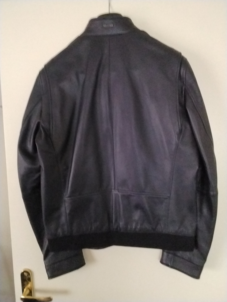 Hugo Boss TRÈS LISSE BLOUSON en cuir d'agneau de Hugo Boss.