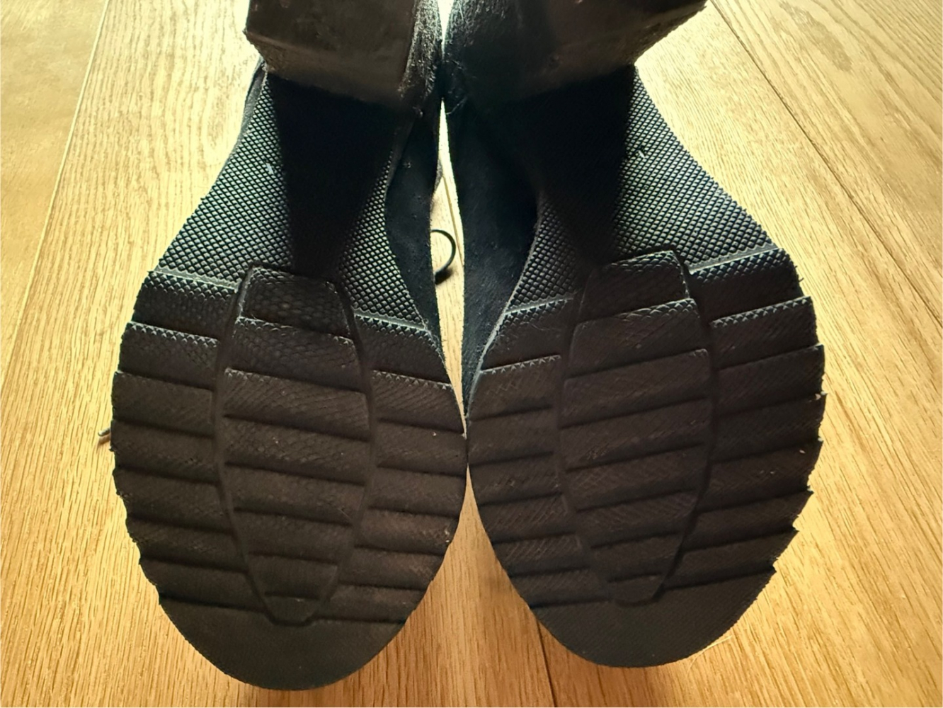 Prada Bottines à lacets en daim!~