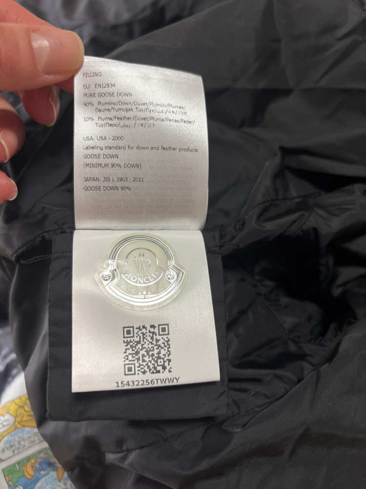 Moncler Marineblaue Daunenjacke