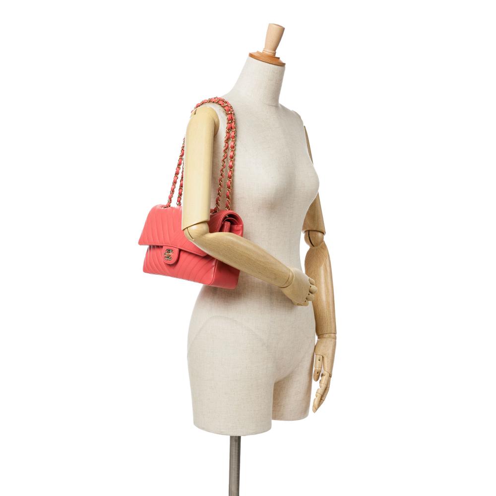 Chanel B Chanel Pink Blush Lambskin Leather Leather Medium Classic Chevron Lambskin Double Flap France