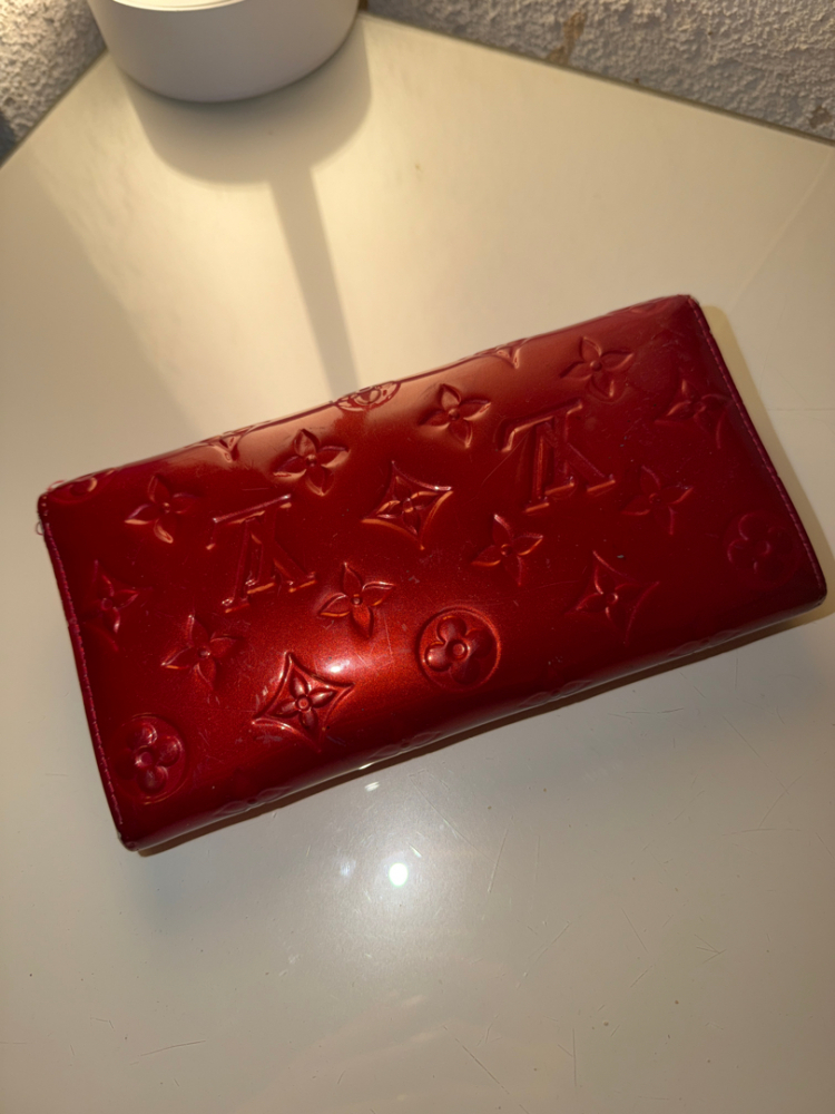 Louis Vuitton Monogram Sarah Vernis Wallet