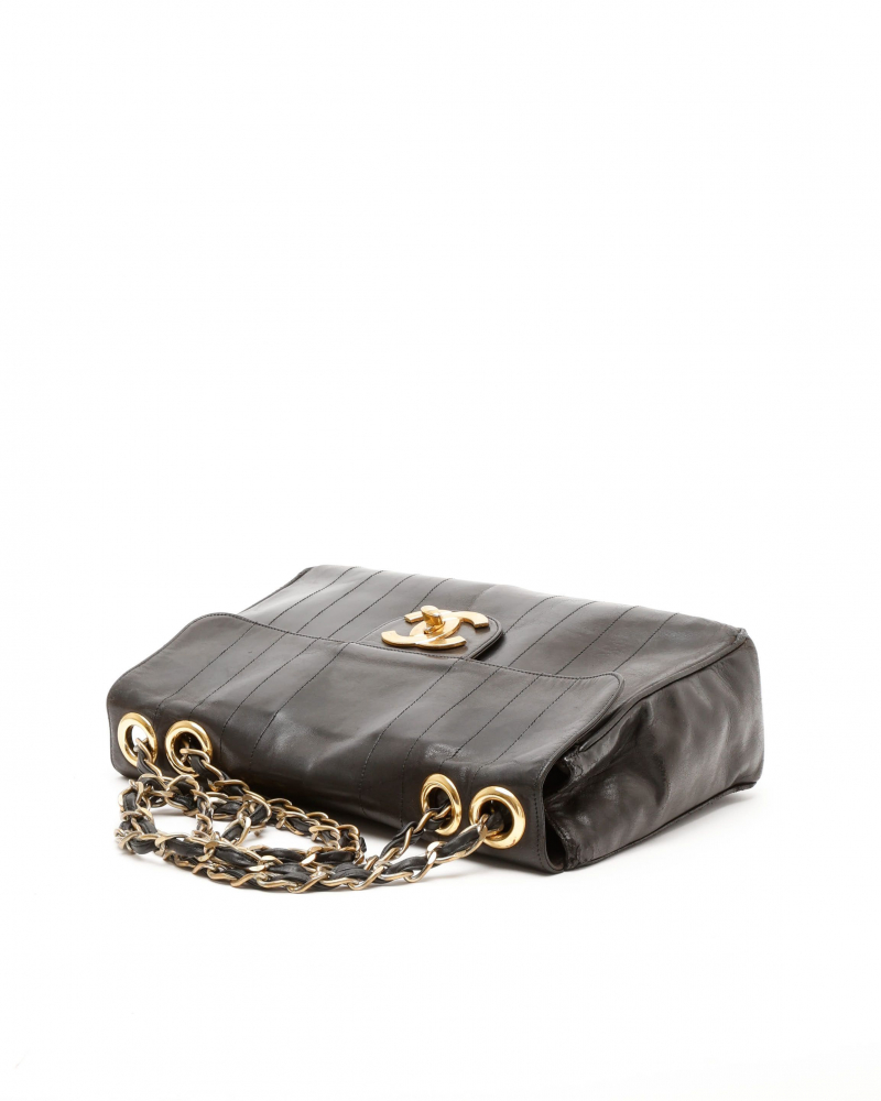 Chanel Classic Vertical Jumbo Single Flap Bag