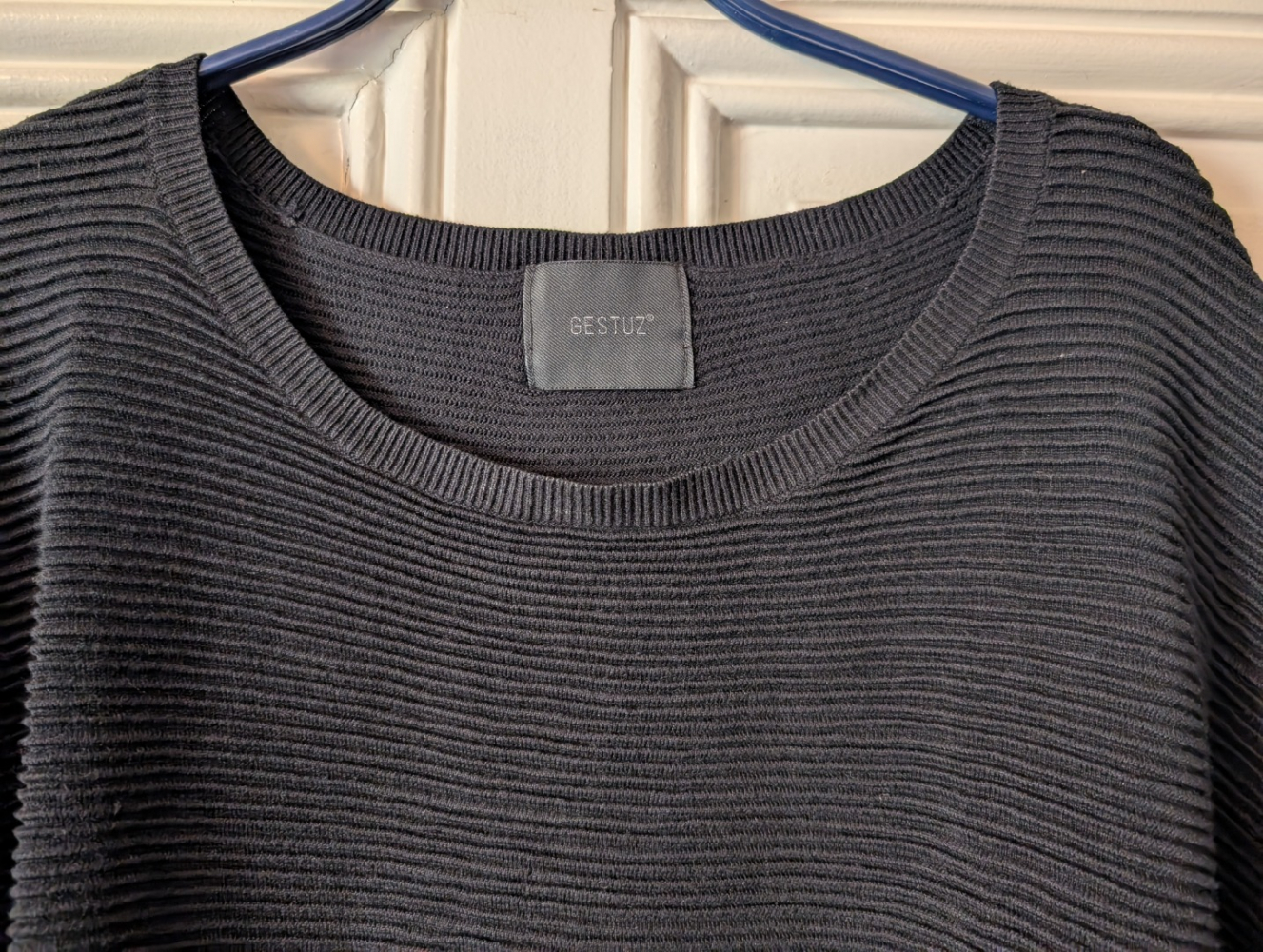 Gestuz Black oversized sweater design & lagenlook TU