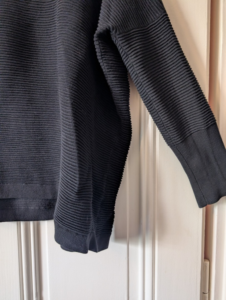 Gestuz Black oversized sweater design & lagenlook TU