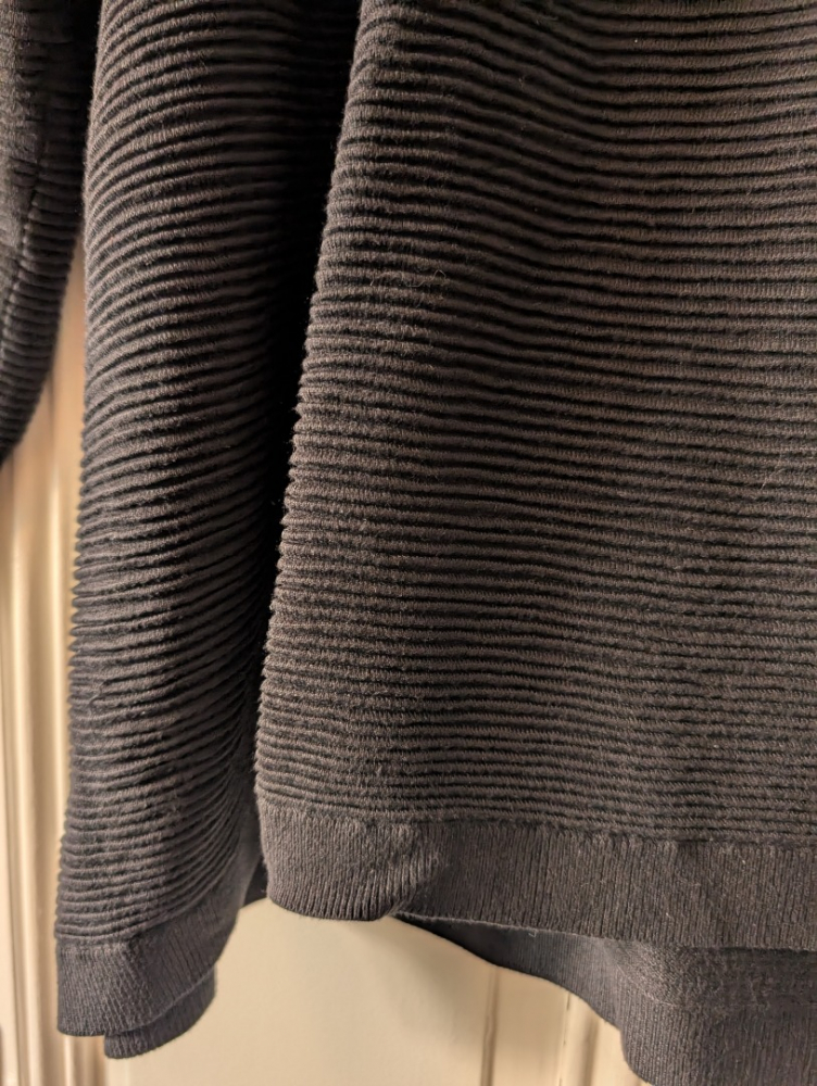 Gestuz Black oversized sweater design & lagenlook TU