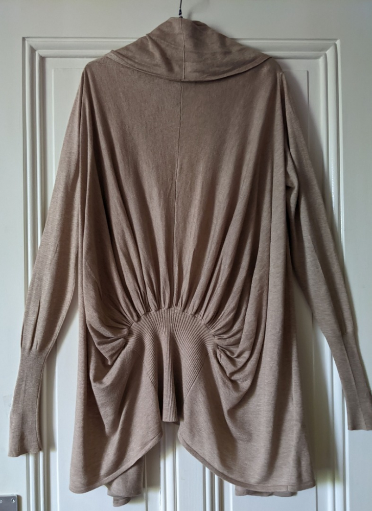 BCBG Max Azria Feiner Cardigan aus Seidenstrick S