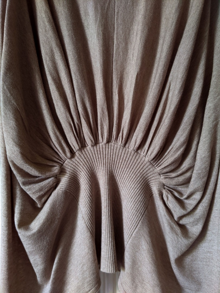 BCBG Max Azria Feiner Cardigan aus Seidenstrick S