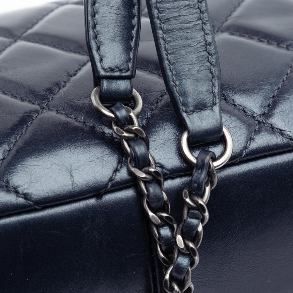 Chanel B Chanel Blue Dark Blue Calf Leather Quilted Glazed skin Coco Pleats Flap Italy