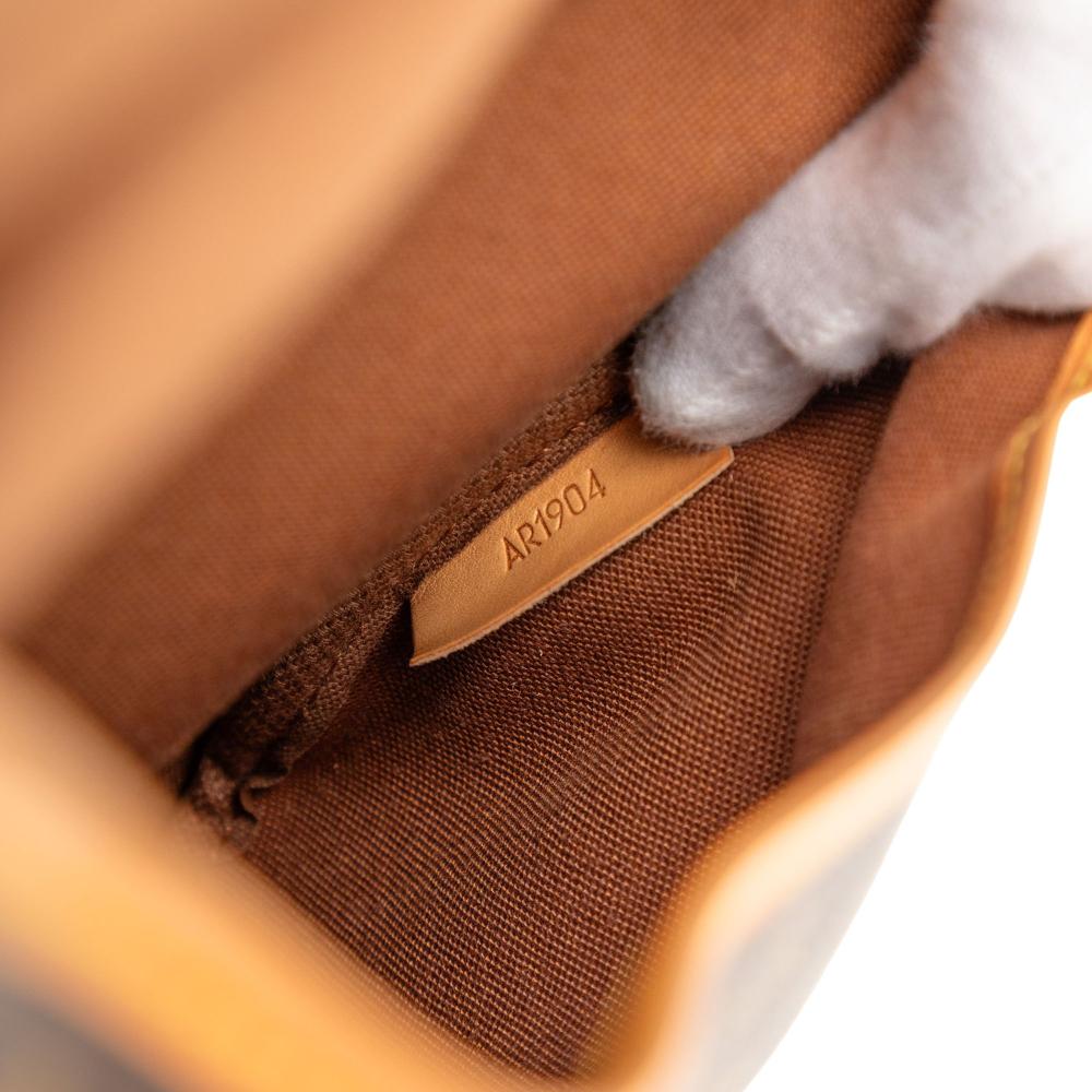 Louis Vuitton B Louis Vuitton Brown Monogram Canvas Fabric Monogram Saumur 30 France