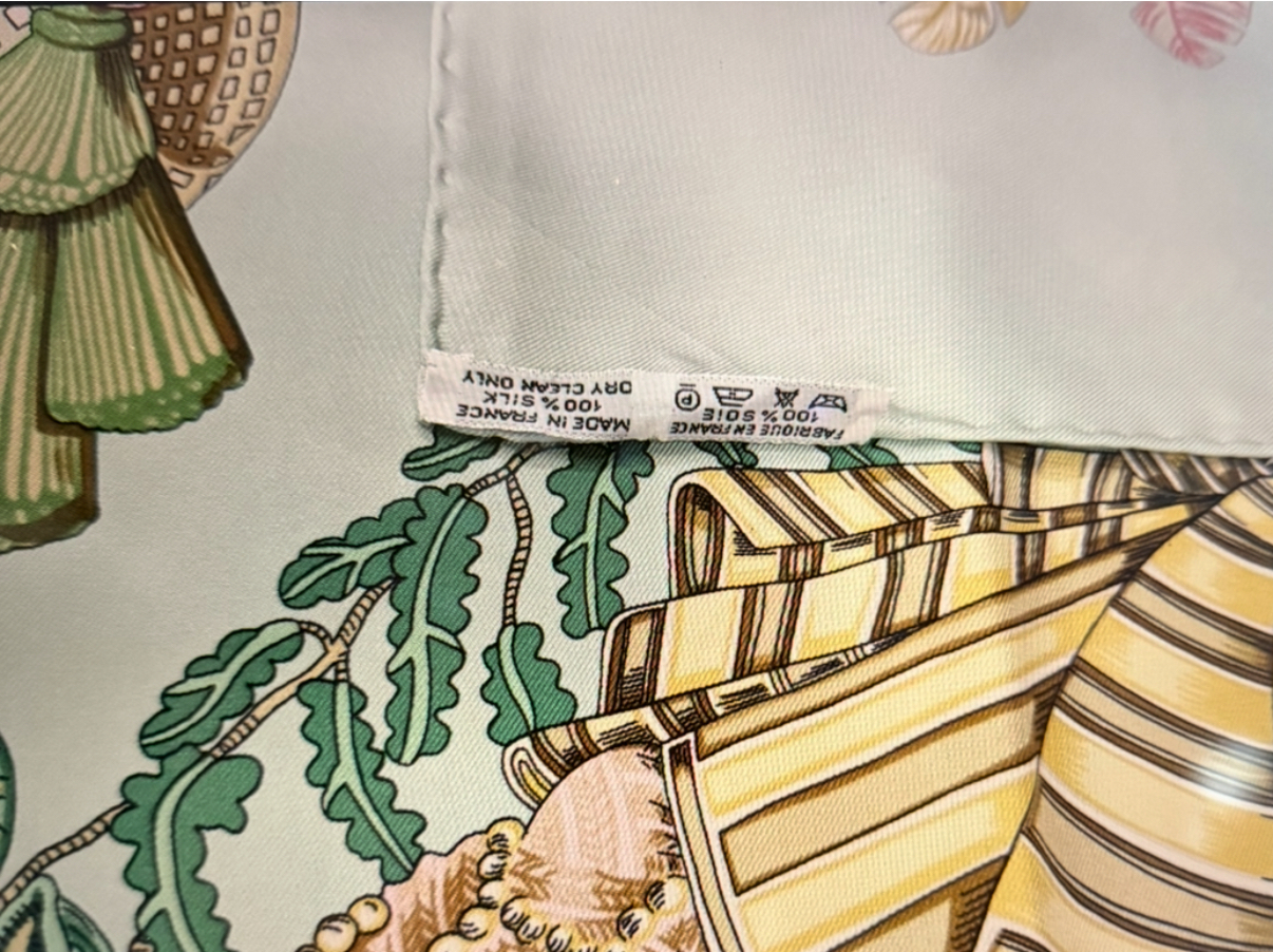 Hermès Foulard Hermès « Chapeau »