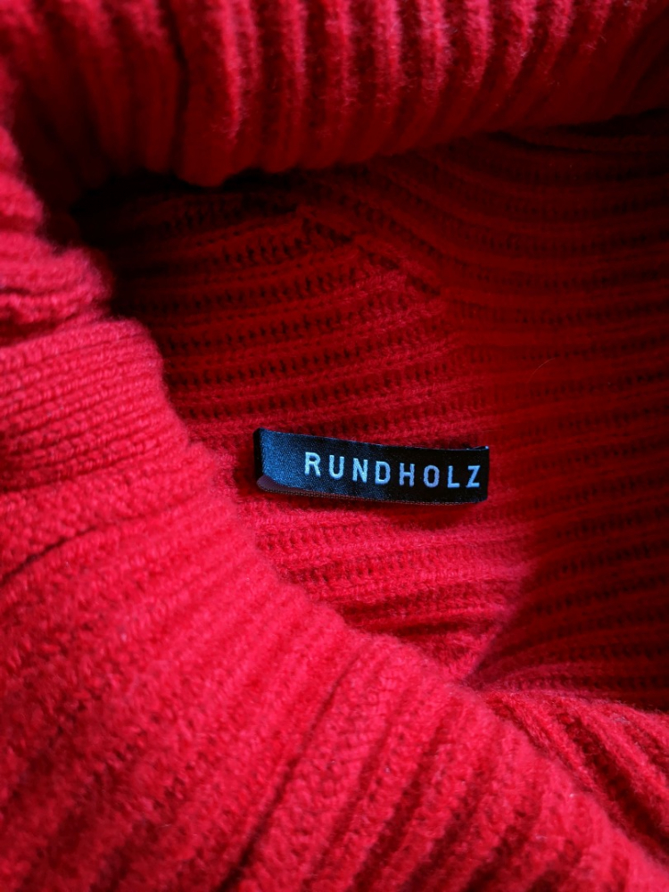 Rundholz Strickjacke in tiefem Rot aus 100% Schurwolle TU
