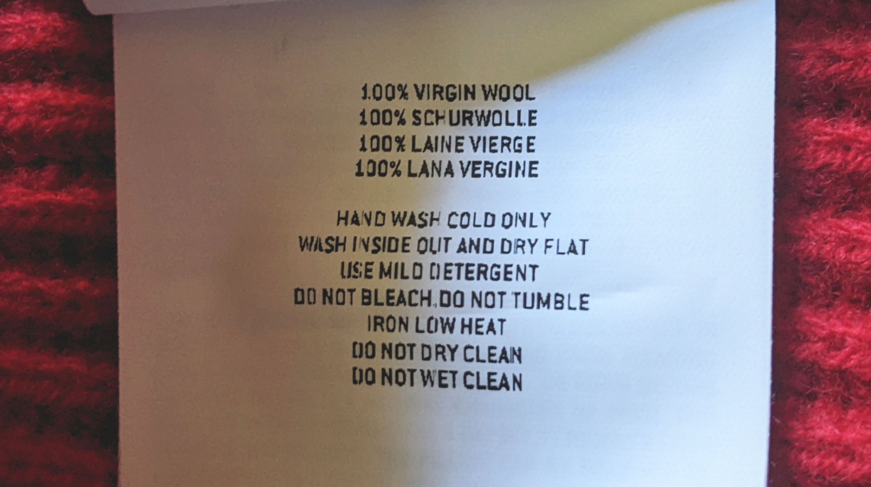 Rundholz Strickjacke in tiefem Rot aus 100% Schurwolle TU