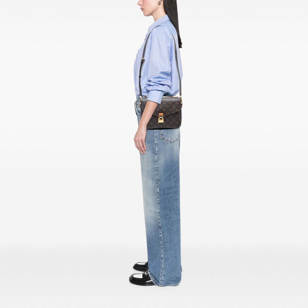 Louis Vuitton B Louis Vuitton Brown Monogram Canvas Fabric Monogram Pochette Metis United States