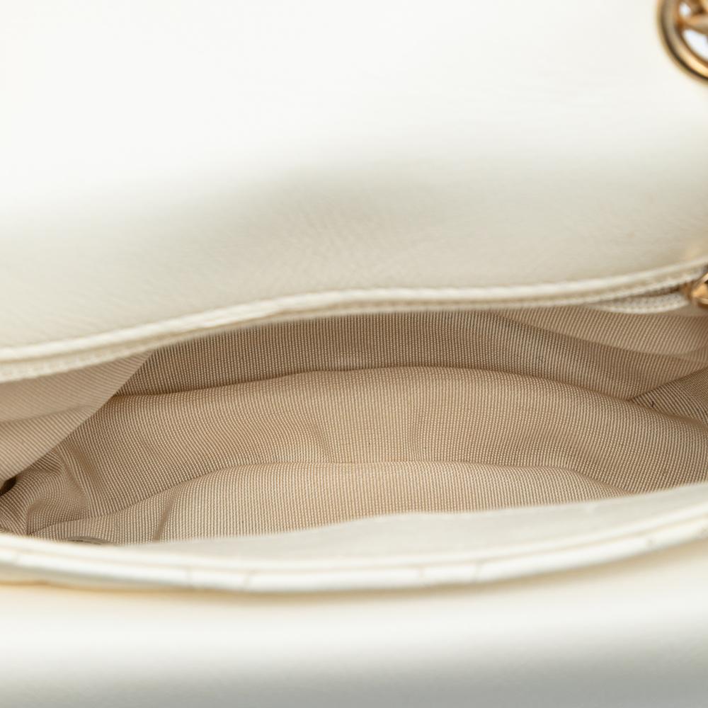 Chanel AB Chanel White Calf Leather Small CC Quilted skin Messenger Flap Italy