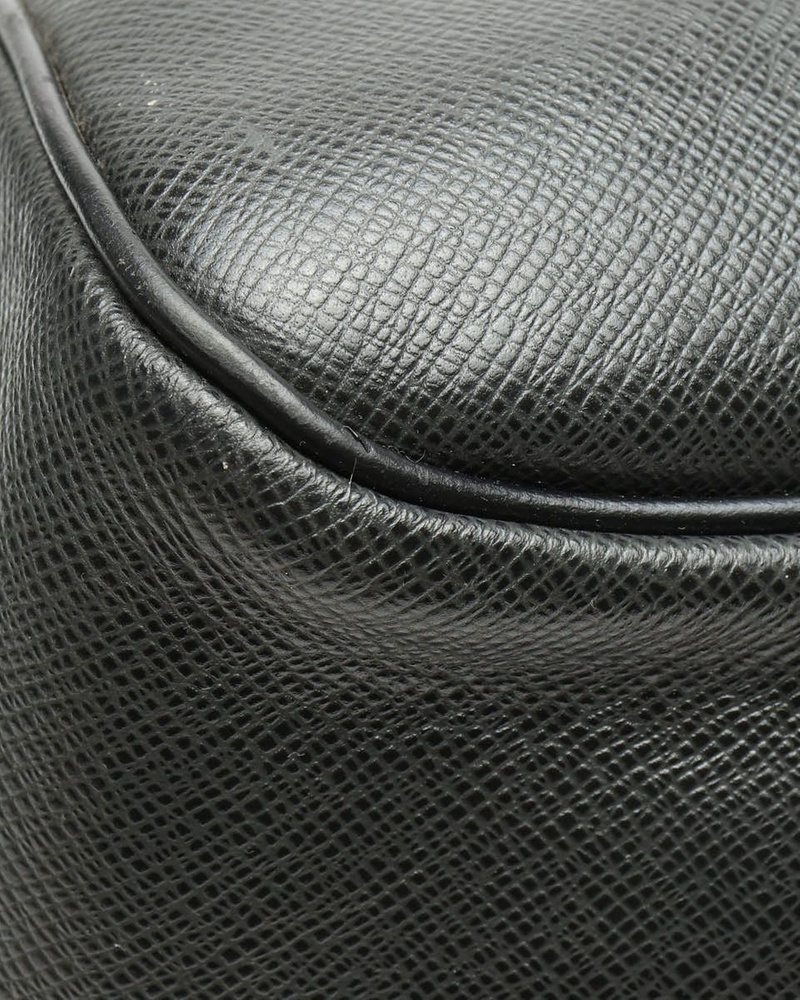 Louis Vuitton Taiga Kendall GM Weekend Bag