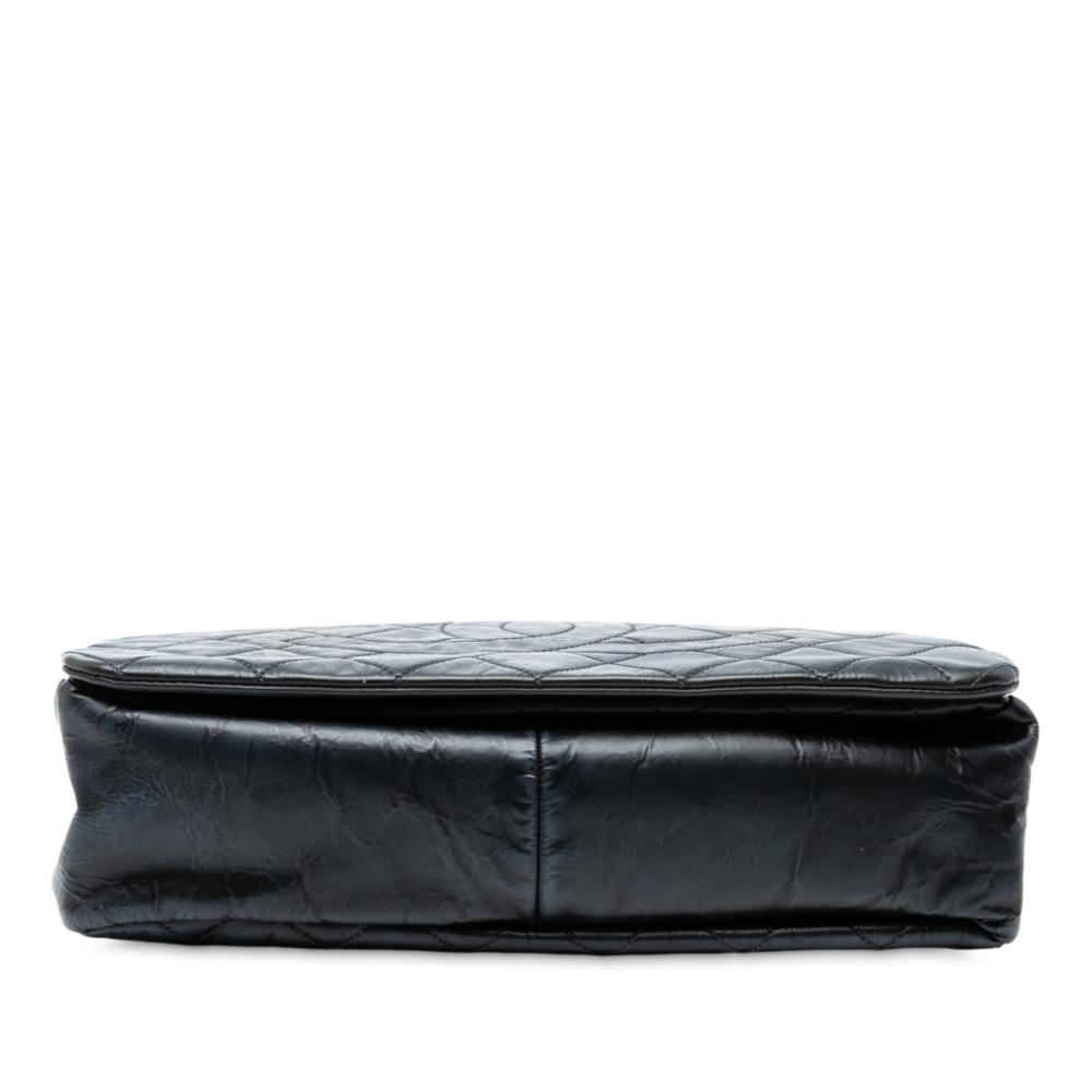 Chanel B Chanel Black Calf Leather XL CC Glazed Quilted skin Single Flap Italy