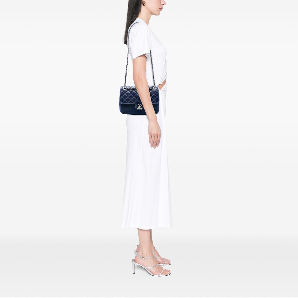 Chanel Blue Paris Salzburg Quilted Glazed Calfskin and Felt Edelweiss Flower CC Flap Italy