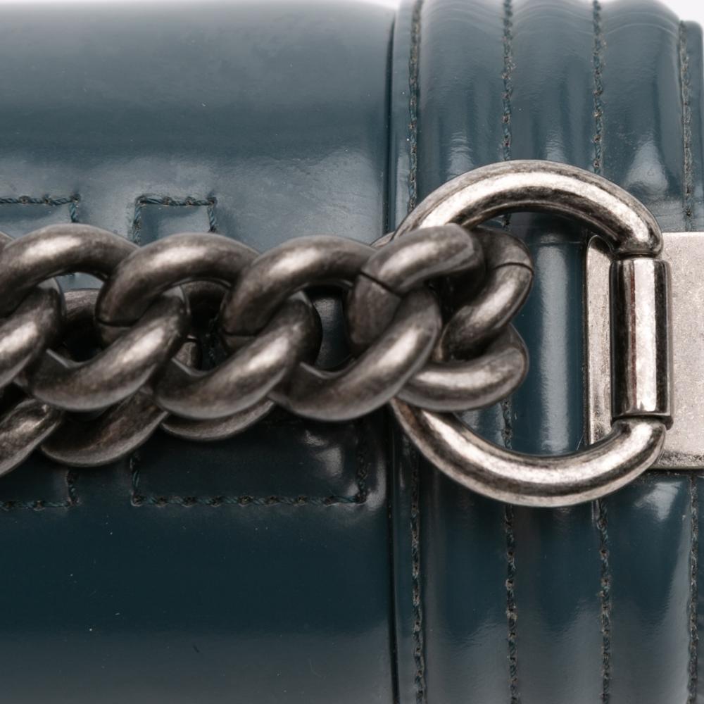 Chanel AB Chanel Blue Navy Calf Leather Old Medium Glazed skin Boy Flap France