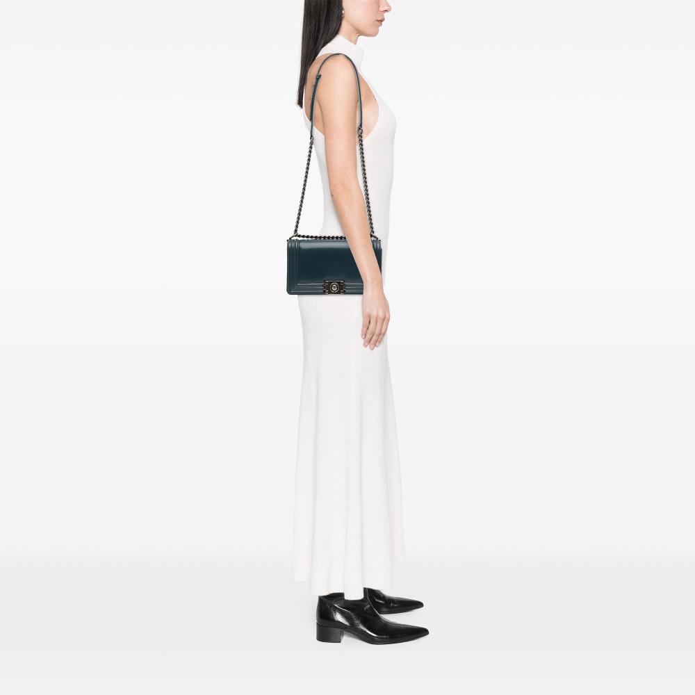 Chanel AB Chanel Blue Navy Calf Leather Old Medium Glazed skin Boy Flap France