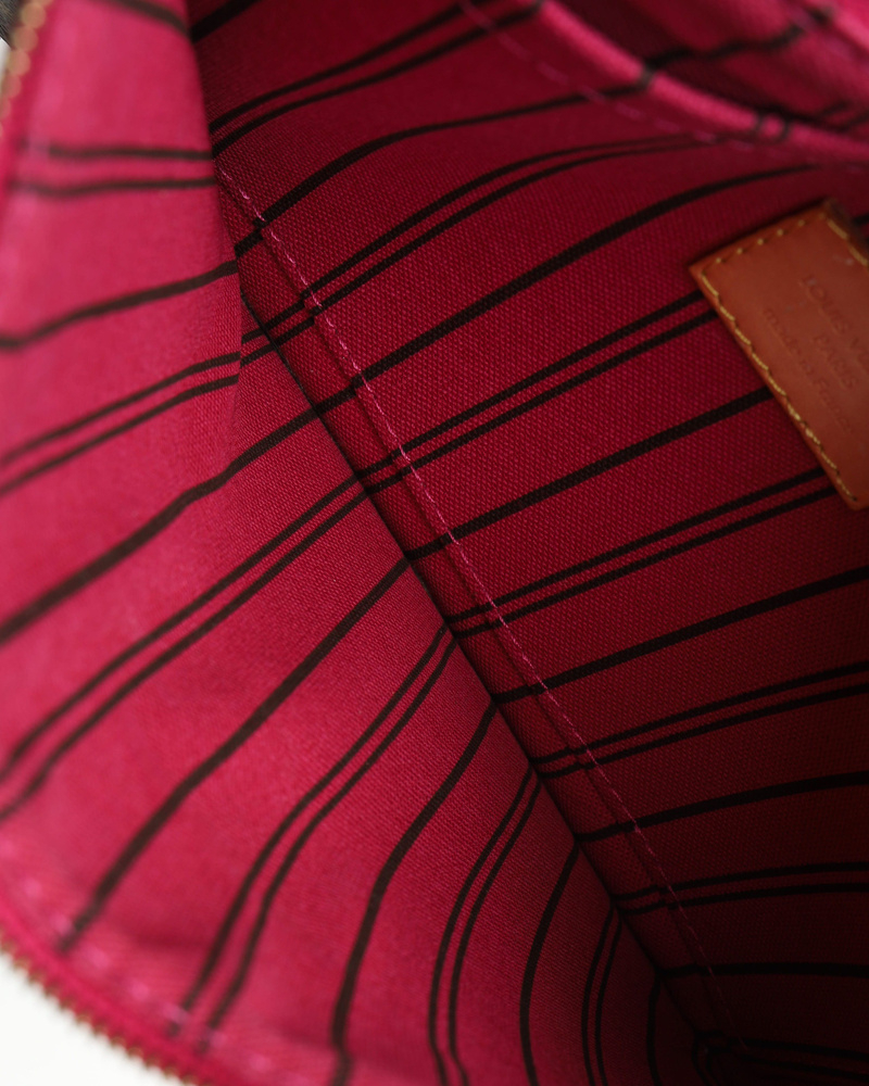 Louis Vuitton Monogram Neverfull Pouch