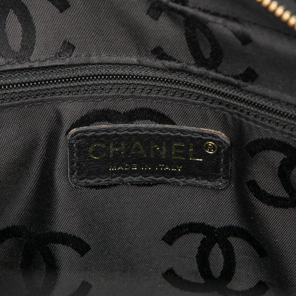 Chanel B Chanel Black Calf Leather CC Quilted skin Wild Stitch Handbag Italy