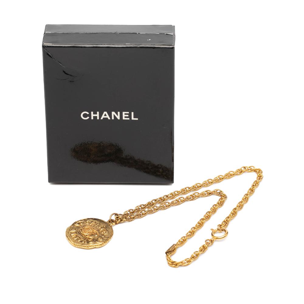 Chanel B Chanel Gold Gold Plated Metal CC Medallion Pendant Necklace France