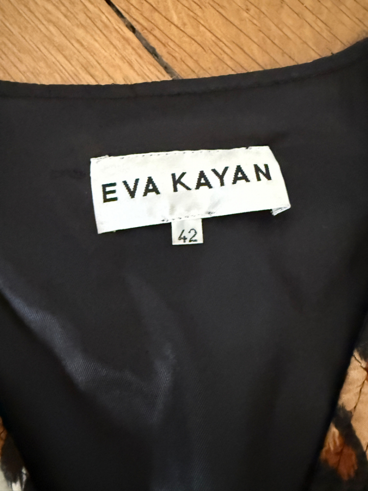 Eva Kayan Sleeveless quilted jacket