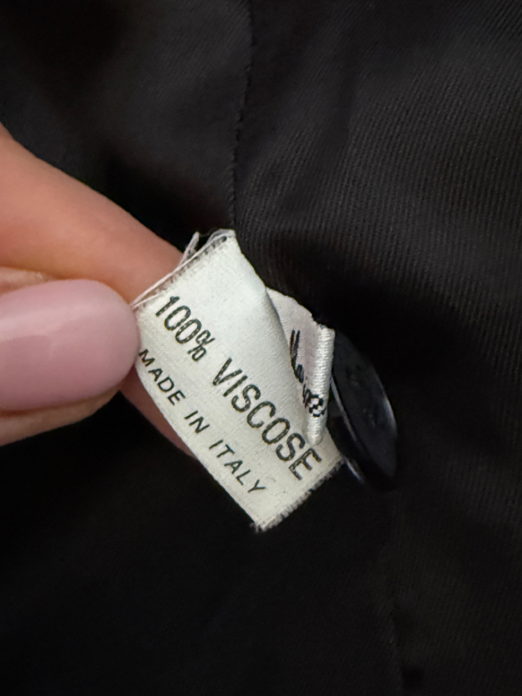 Eva Kayan Sleeveless quilted jacket