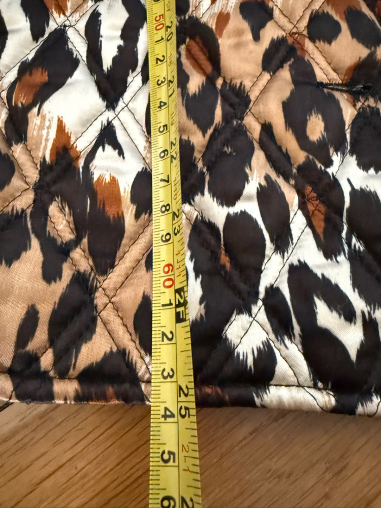 Eva Kayan Sleeveless quilted jacket