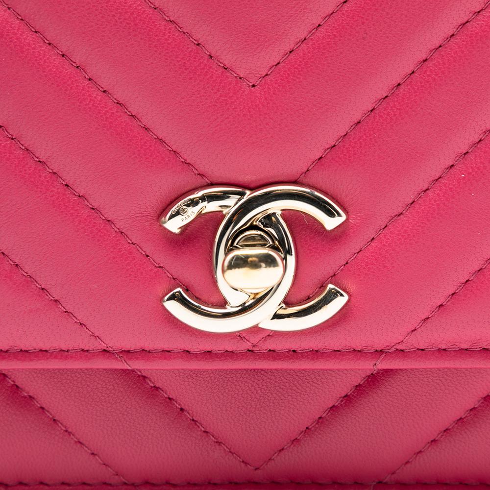 Chanel B Chanel Pink Lambskin Leather Leather Chevron Lambskin Trendy CC Chain Wallet on Chain Italy