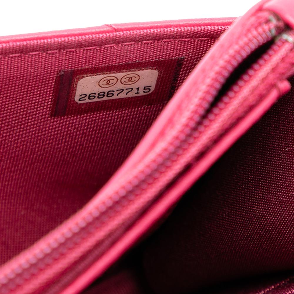 Chanel B Chanel Pink Lambskin Leather Leather Chevron Lambskin Trendy CC Chain Wallet on Chain Italy