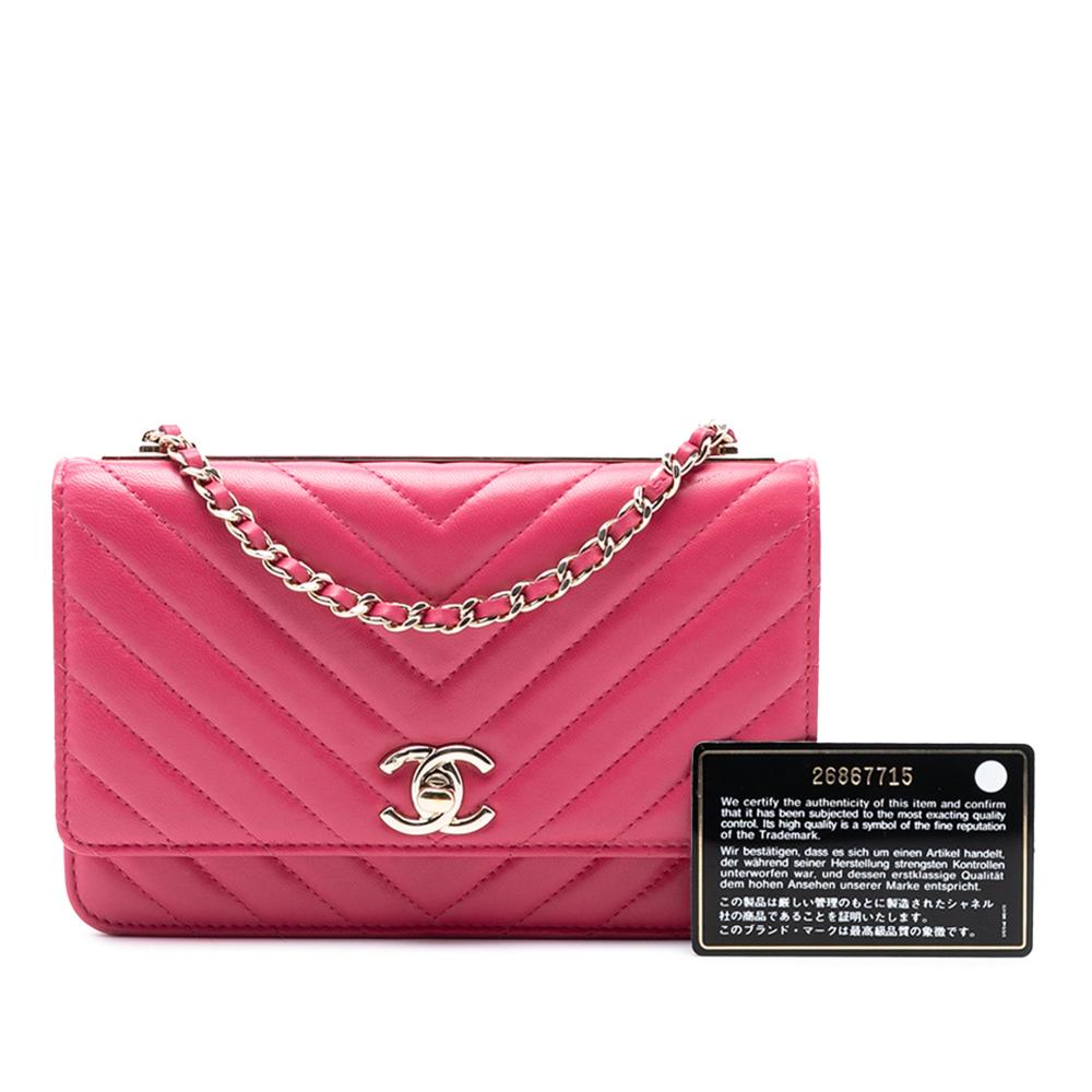 Chanel B Chanel Pink Lambskin Leather Leather Chevron Lambskin Trendy CC Chain Wallet on Chain Italy
