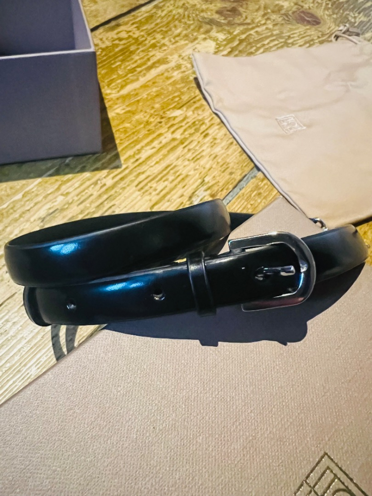 Toteme Ledergürtel mit doppelter Schnalle in Schwarz