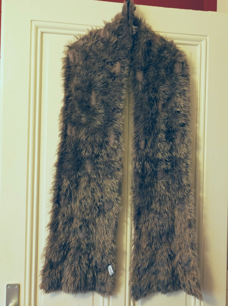 Liu Jo Longue écharpe laine et fourrure douce et légère